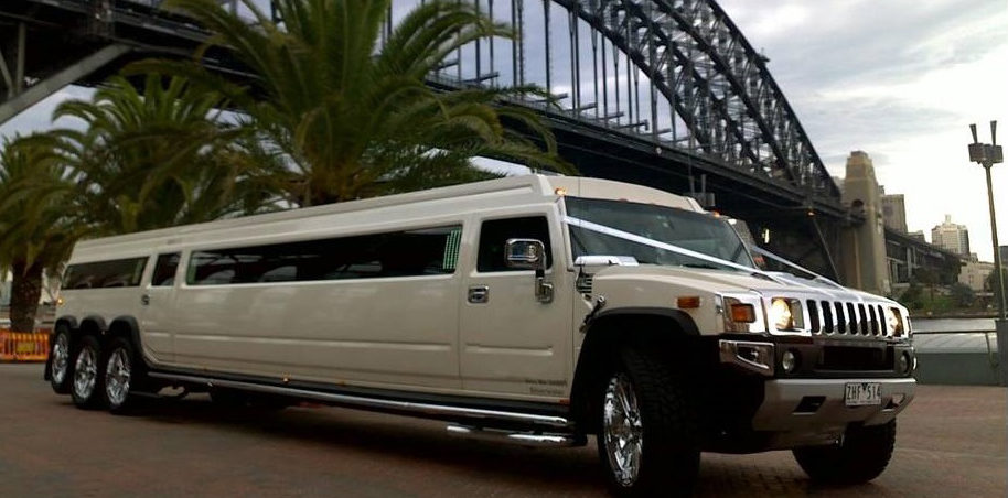 airport-stretch-hummer